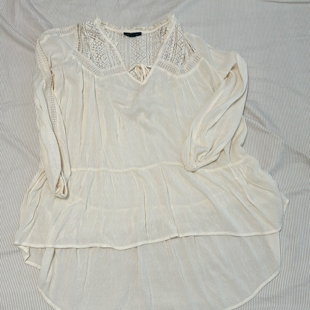 American Eagle cream blouse. Size S. Lightly worn